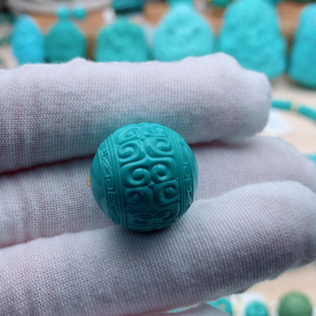 绿松石颈饰未镶嵌