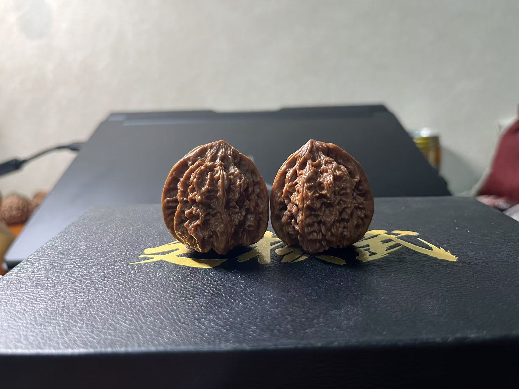 文玩核桃野牛全品牛津红