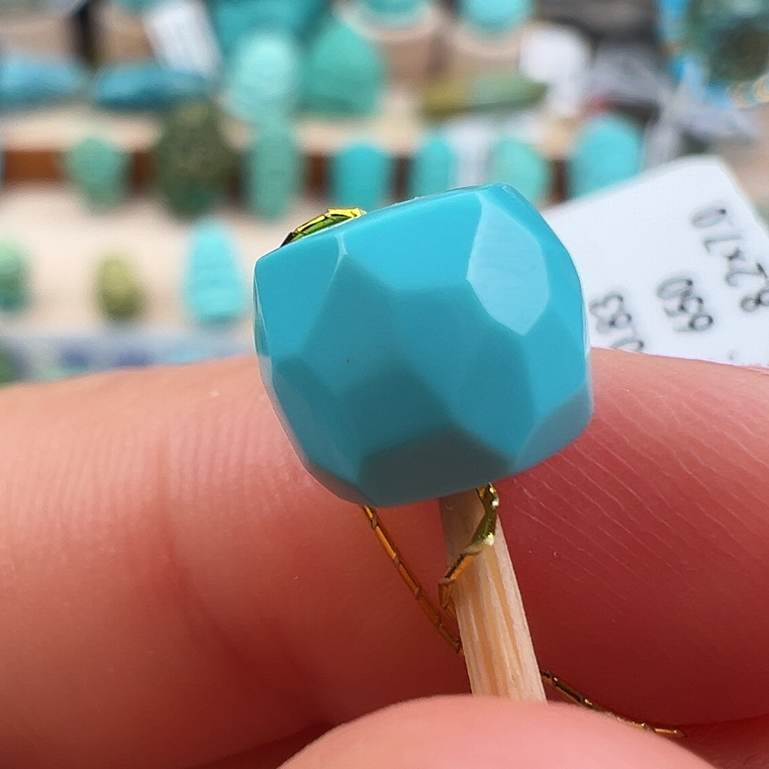 绿松石配饰未镶嵌