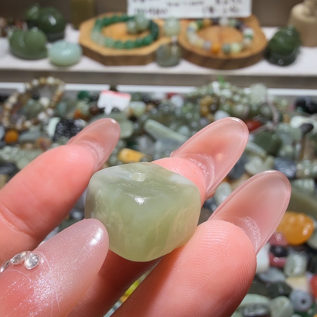 和田玉未镶嵌珠宝奇石