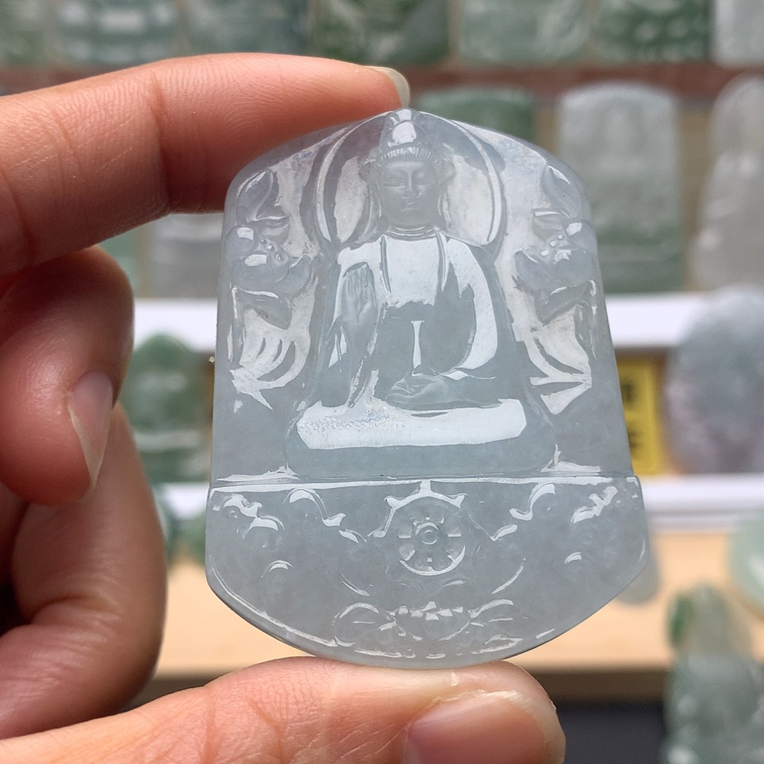 翡翠未镶嵌颈饰素衣