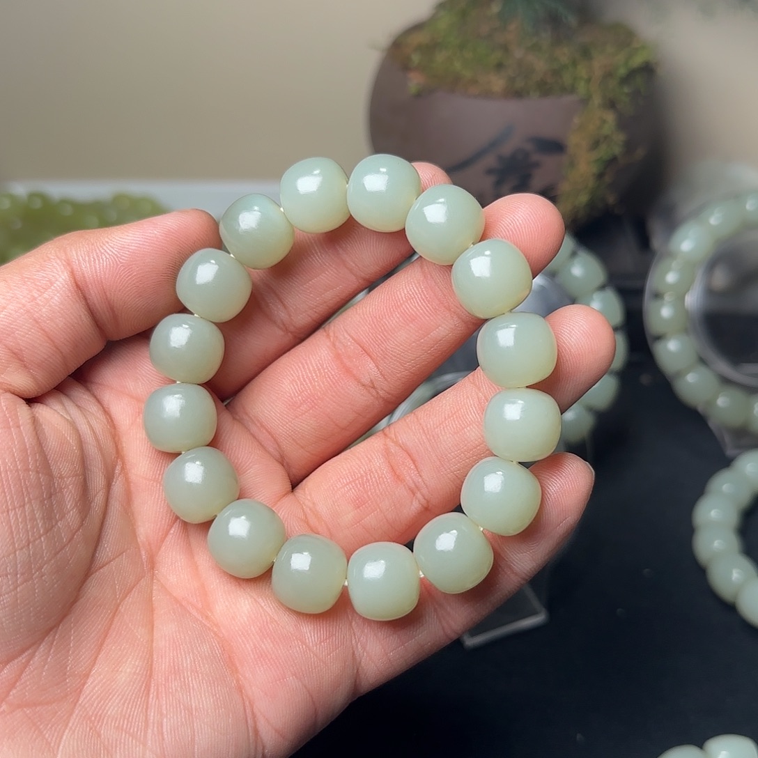 *****和田玉未镶嵌手串天然卡14且末青白多样性发一