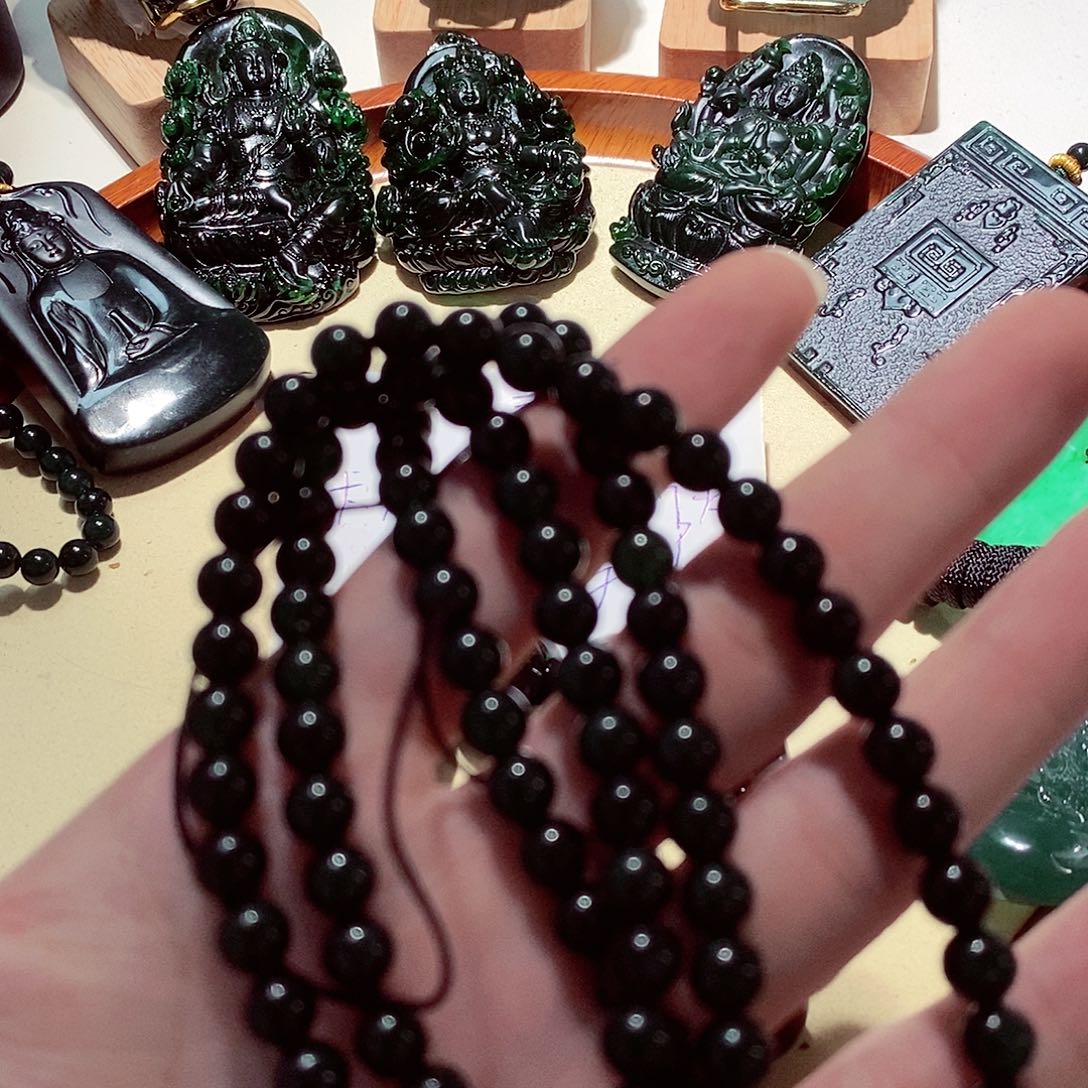 翡翠颈饰未镶嵌翡翠a