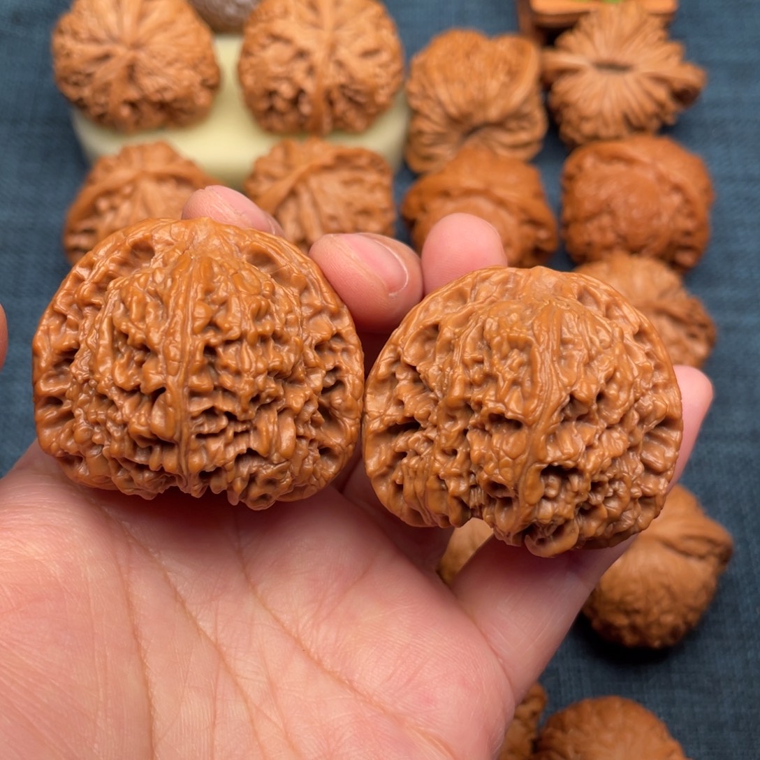 文玩核桃把件45毕业球疆全品