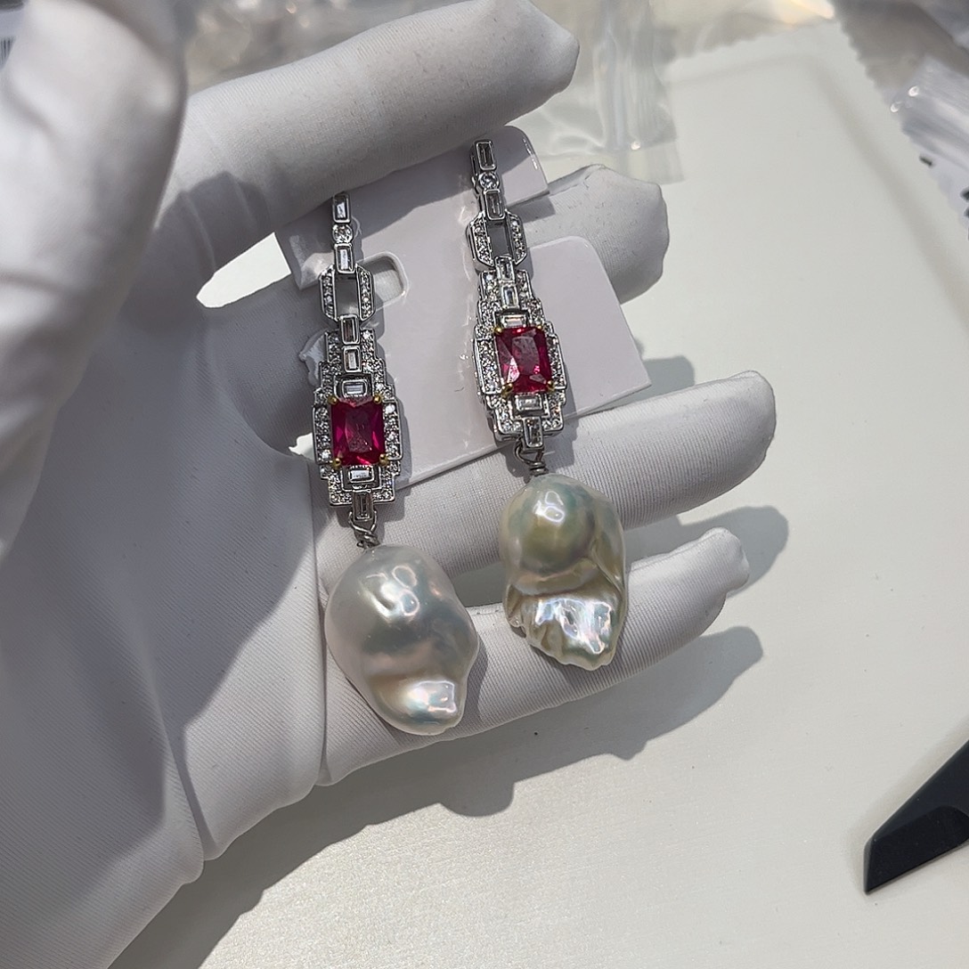 淡水珍珠合金耳饰