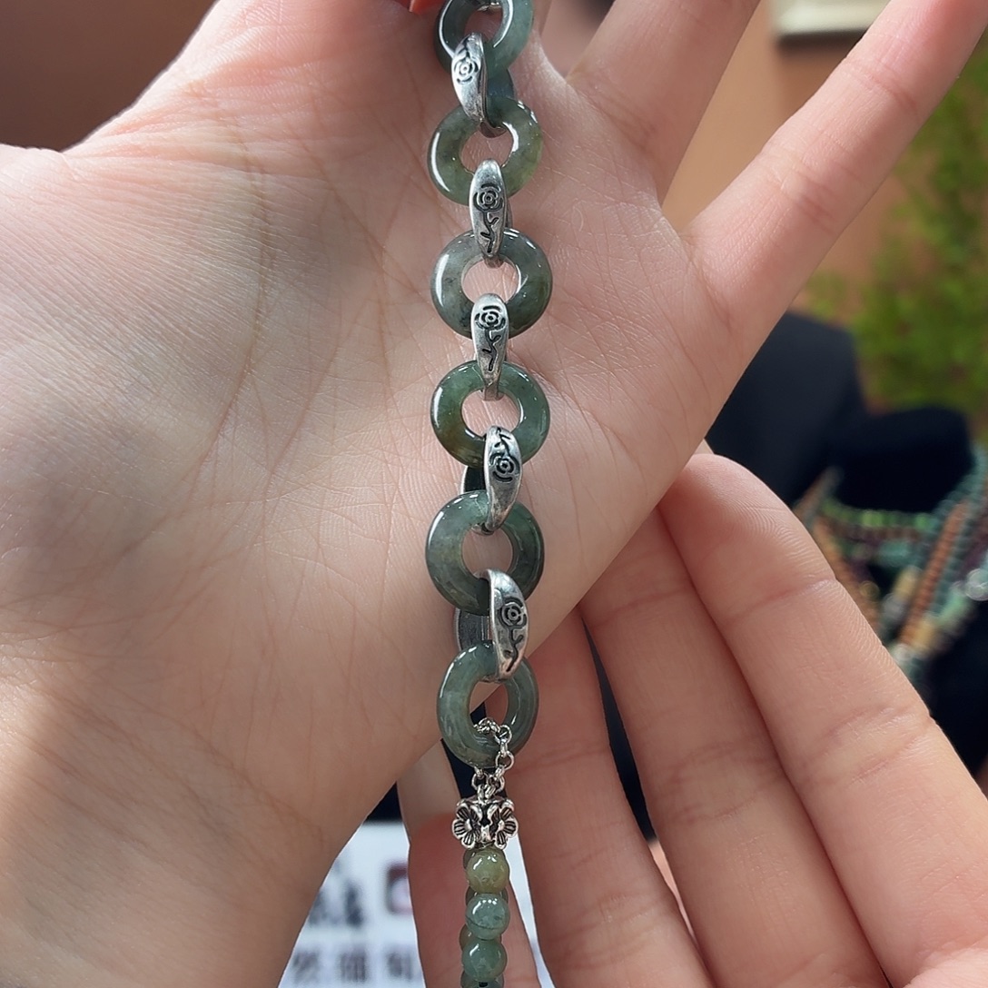 翡翠未镶嵌耳饰手链