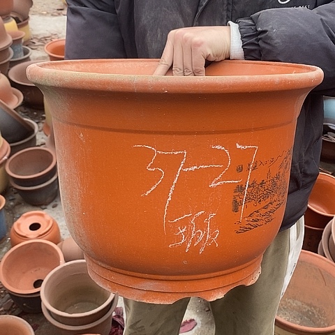 紫砂中国宜兴紫砂花盆？