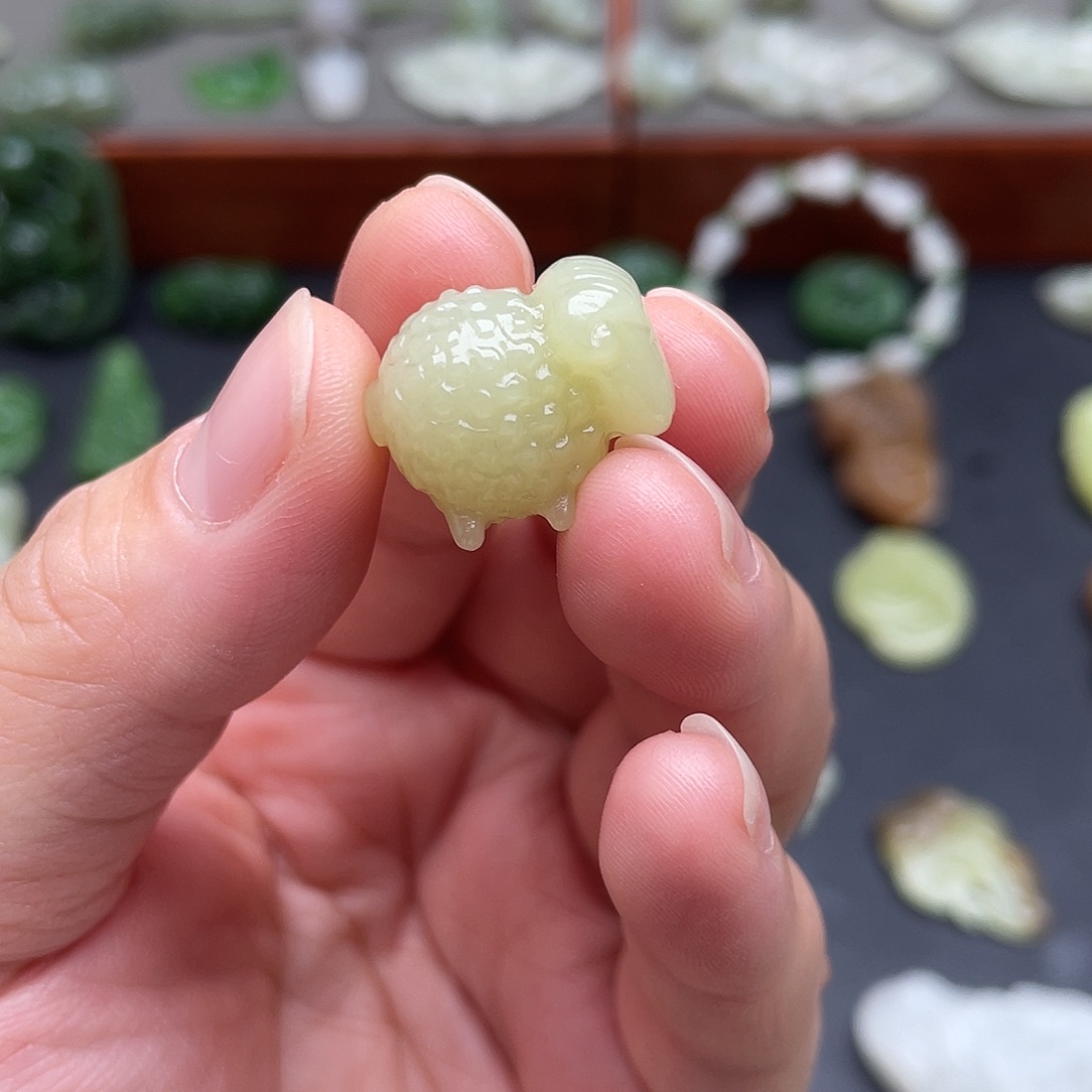 颈饰未镶嵌和田玉小羊配饰