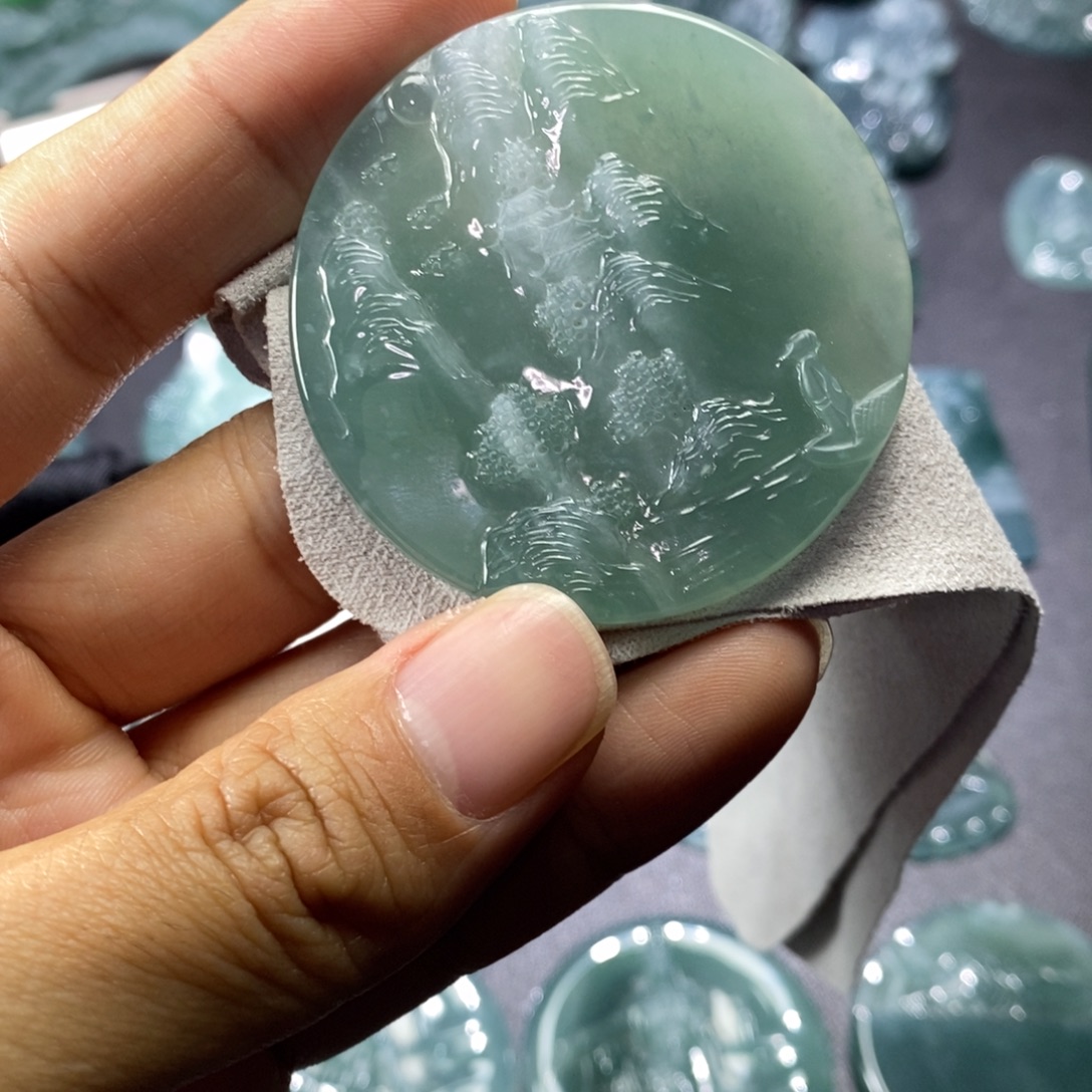 大***居定制翡翠未镶嵌山水牌