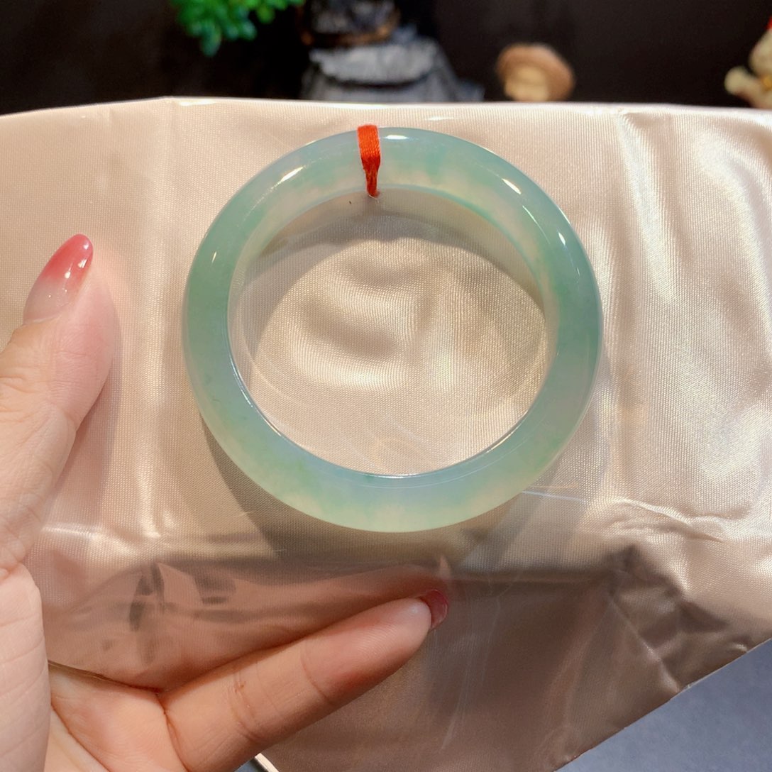 翡翠未镶嵌手镯翡翠手镯