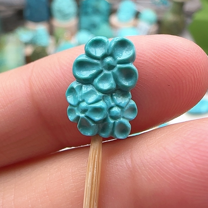 绿松石配饰未镶嵌