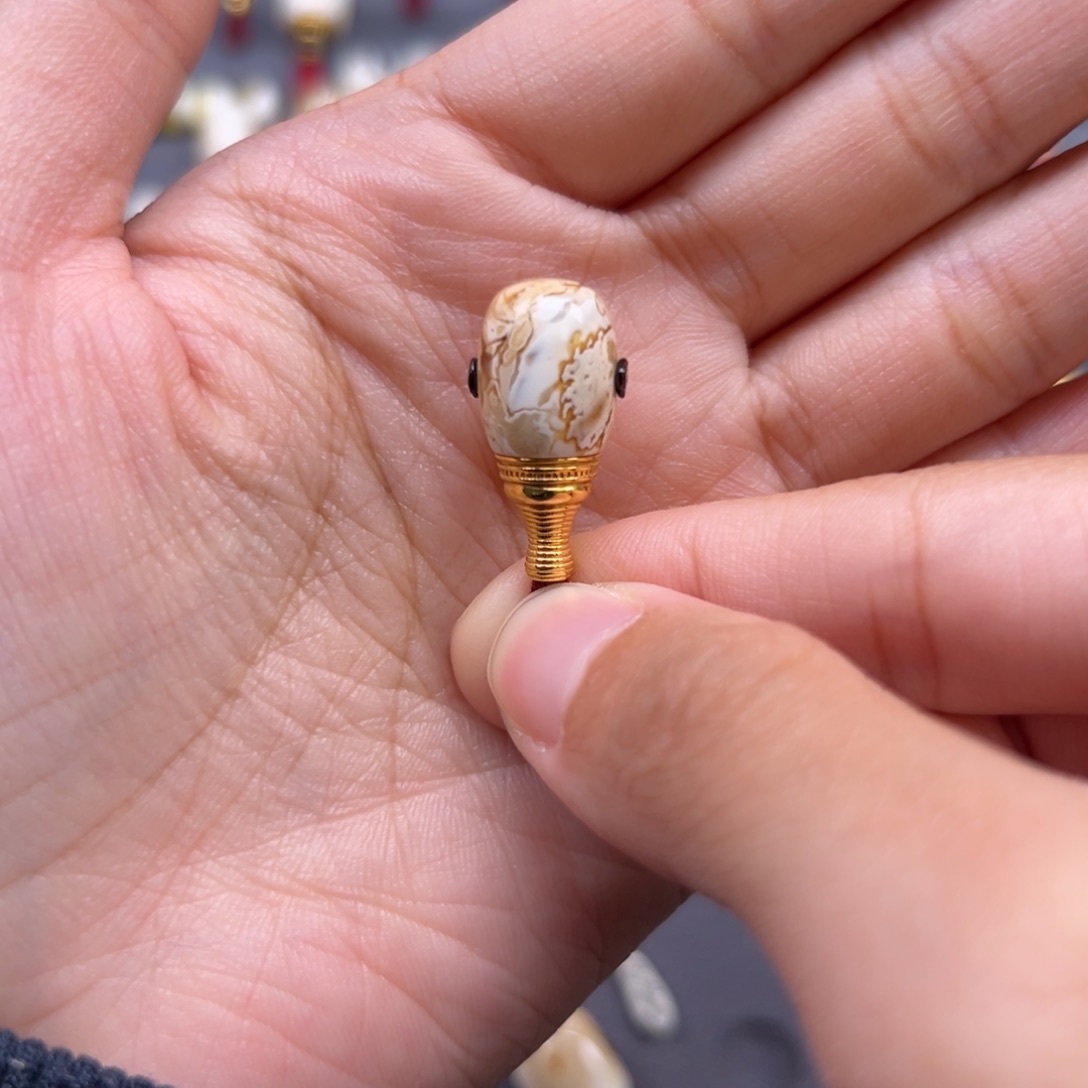 琥珀未镶嵌裸石10.3mm