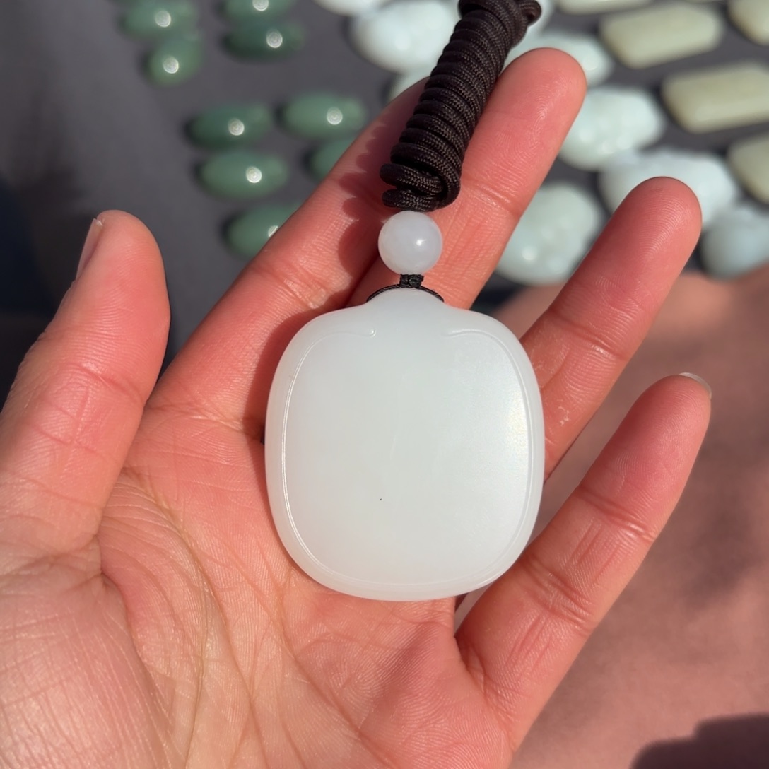 和田玉颈饰未镶嵌宏*