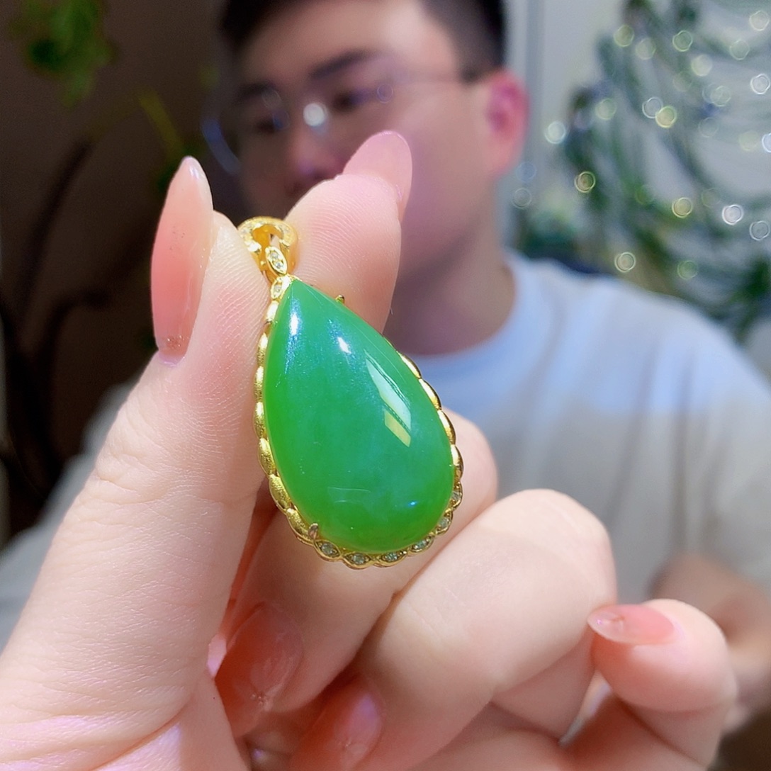 颈饰银S925镀金镶嵌和田玉（碧玉）