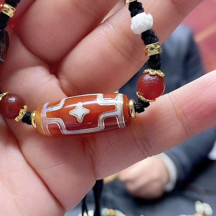 玛瑙/玉髓颈饰合金