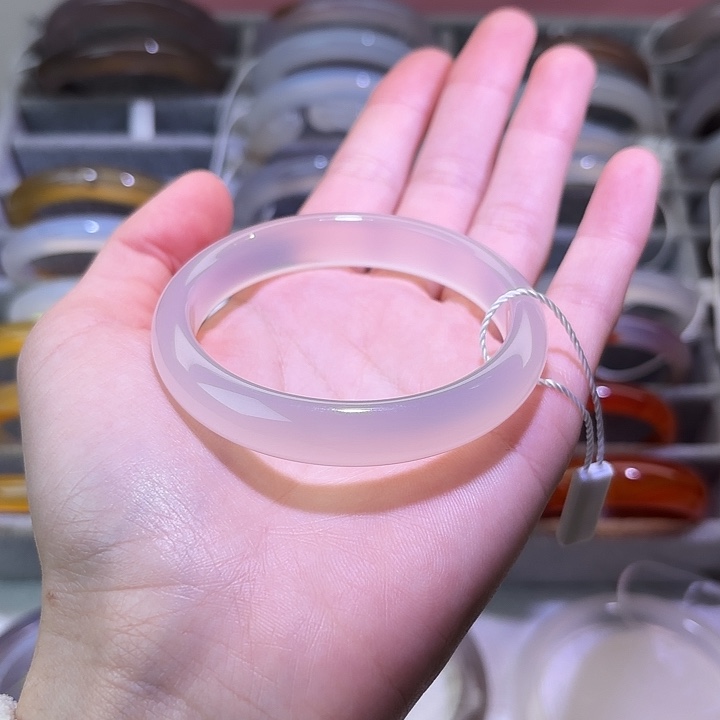 玛瑙/玉髓未镶嵌手镯天然玛瑙，默认微瑕，不退不换