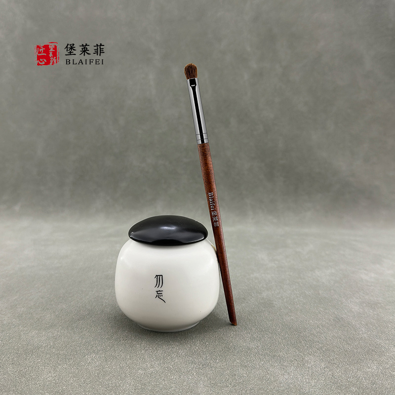 小号眼影刷真毛动物毛沧州化妆刷水洗小马毛新手推荐眼部眼妆软毛