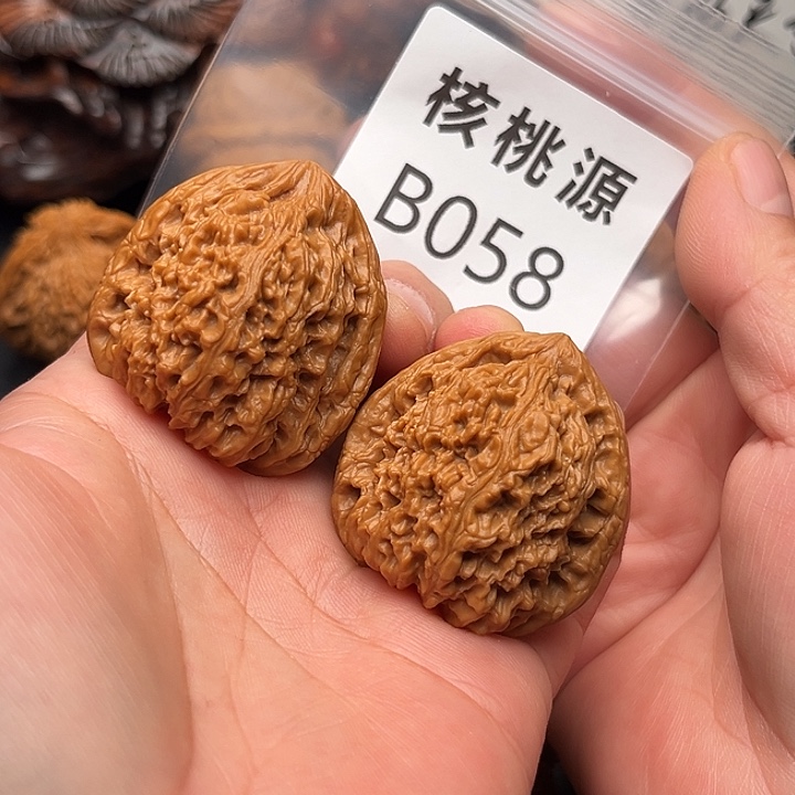 赵***忠吊坠文玩核桃南疆石