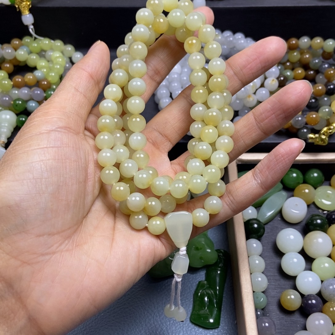 用***7和田玉未镶嵌颈饰