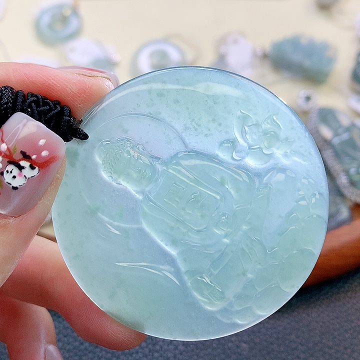 翡翠颈饰未镶嵌翡翠