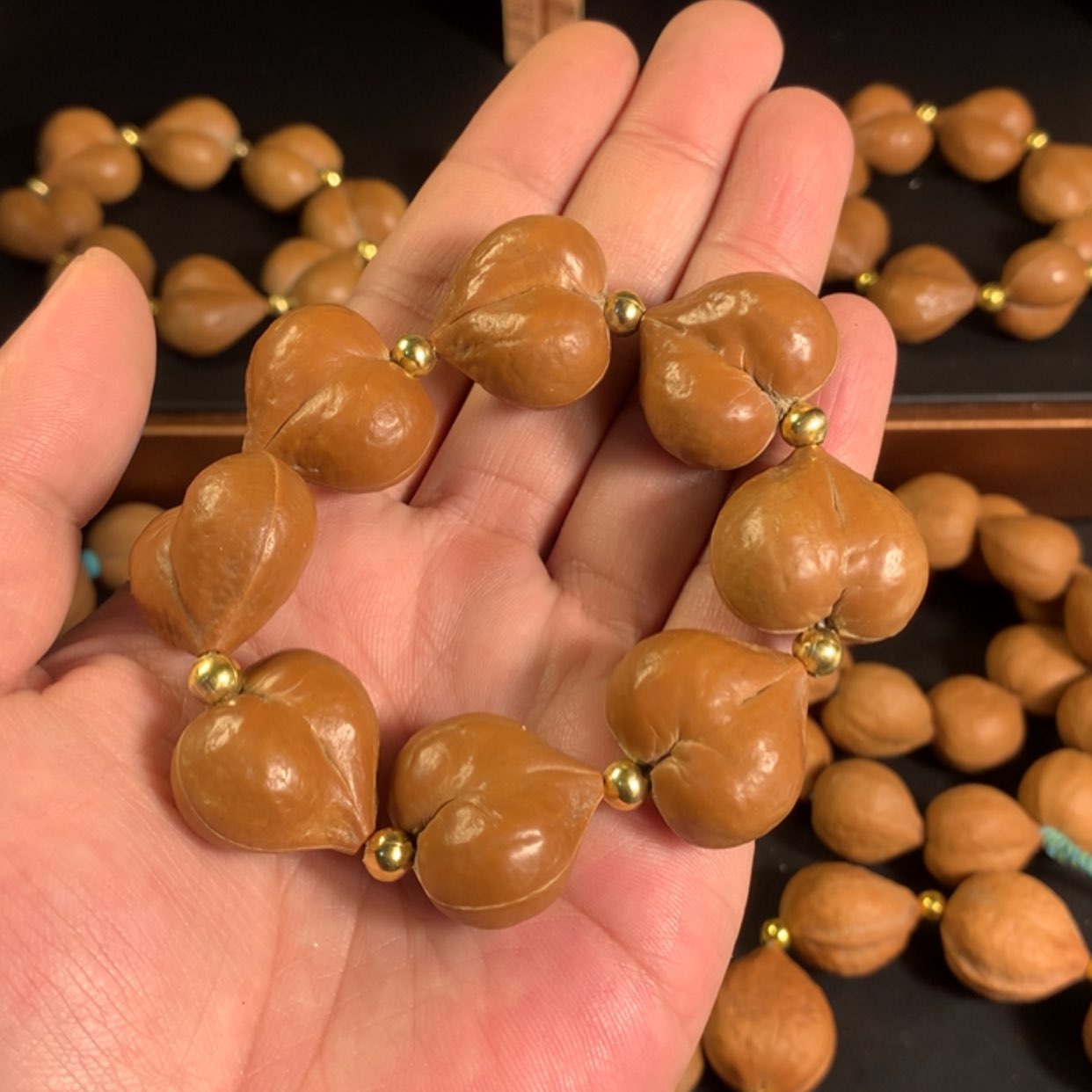 【闪购商品】手串桃核晚*。