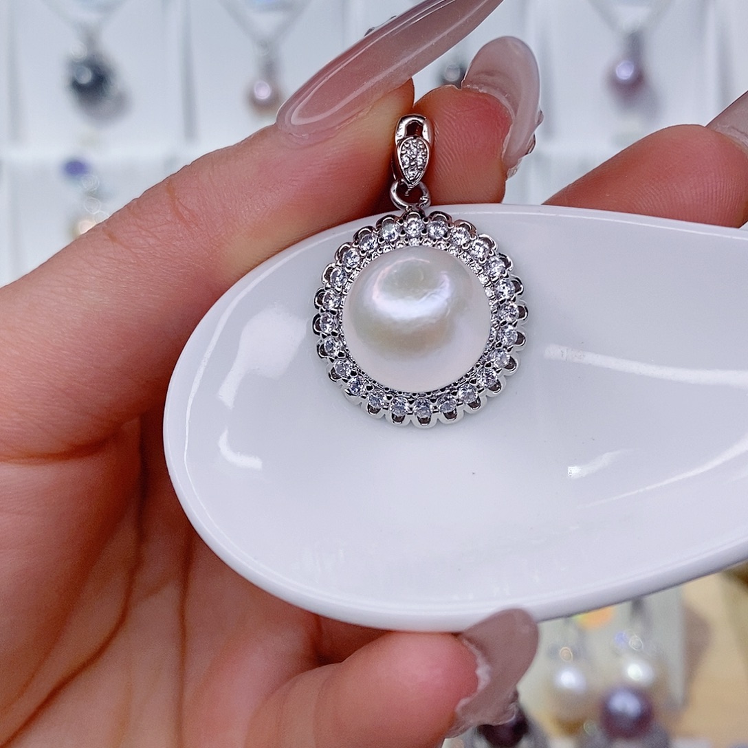 淡水珍珠吊坠(赠链)未镶嵌