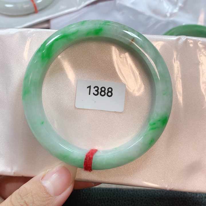 翡翠手镯未镶嵌天然翡翠手镯56.9