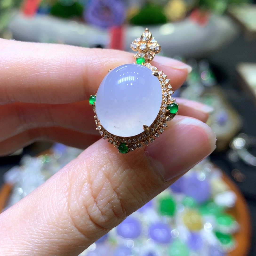 【闪购商品】翡翠颈饰18K金镶嵌翡翠吊坠项链