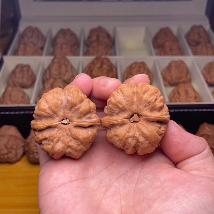 忘***情吊坠文玩核桃精品蛤蟆头