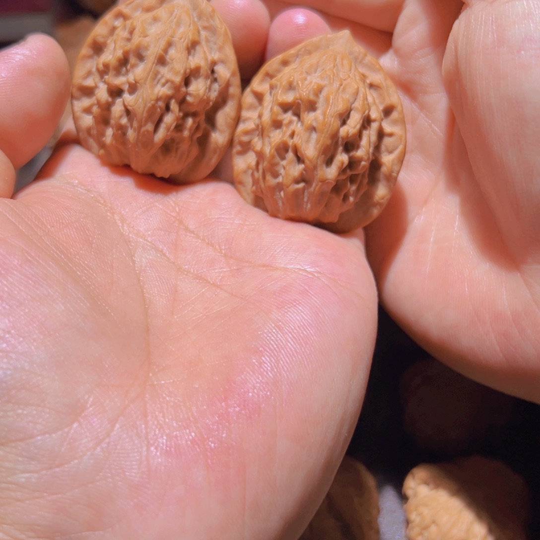 饭***膘瑞麟文玩核桃大红袍