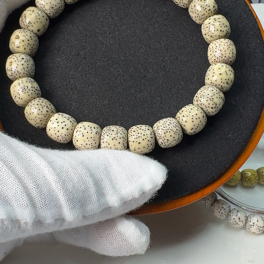 ****…星月菩提手串卡10.5正月星点原白