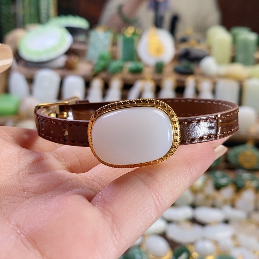 【闪购商品】和田玉手表坠18K金镶嵌