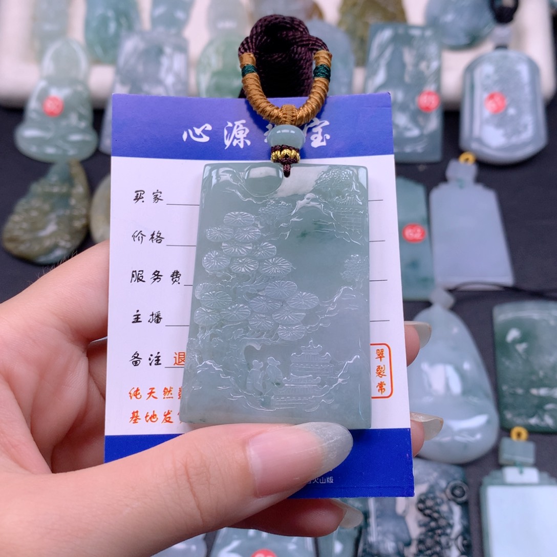 翡翠未镶嵌颈饰翡翠