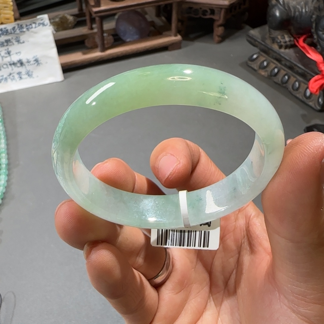 翡翠未镶嵌手镯52.5贵妃