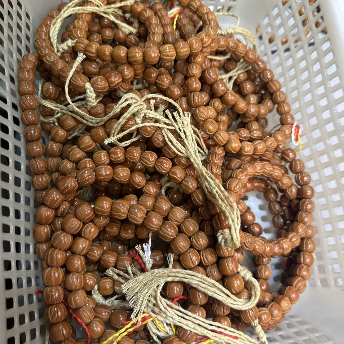 Z4福利龙纹桃核手持尺寸品相挨着发 