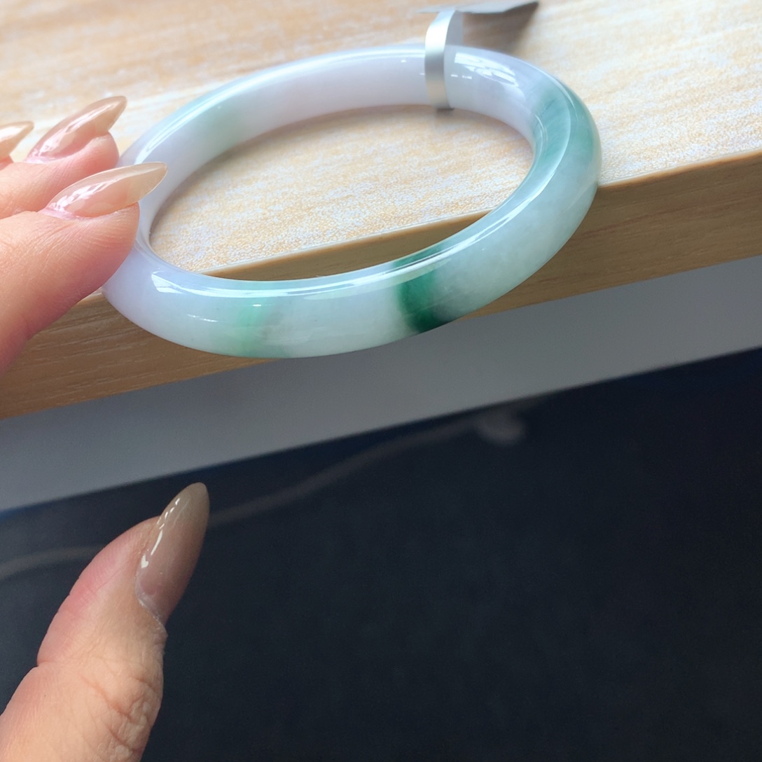 翡翠足银镶嵌颈饰手镯56