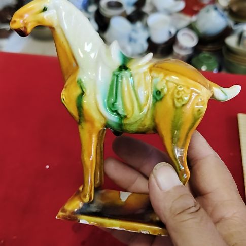 瓷片瓷片，摆件，都有微瑕疵，