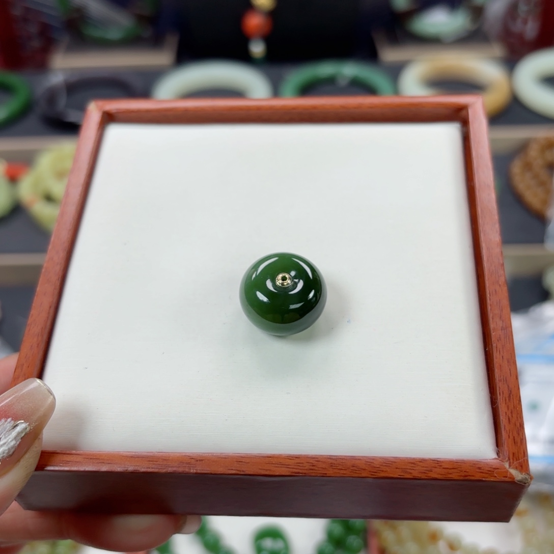 和田玉吊坠未镶嵌