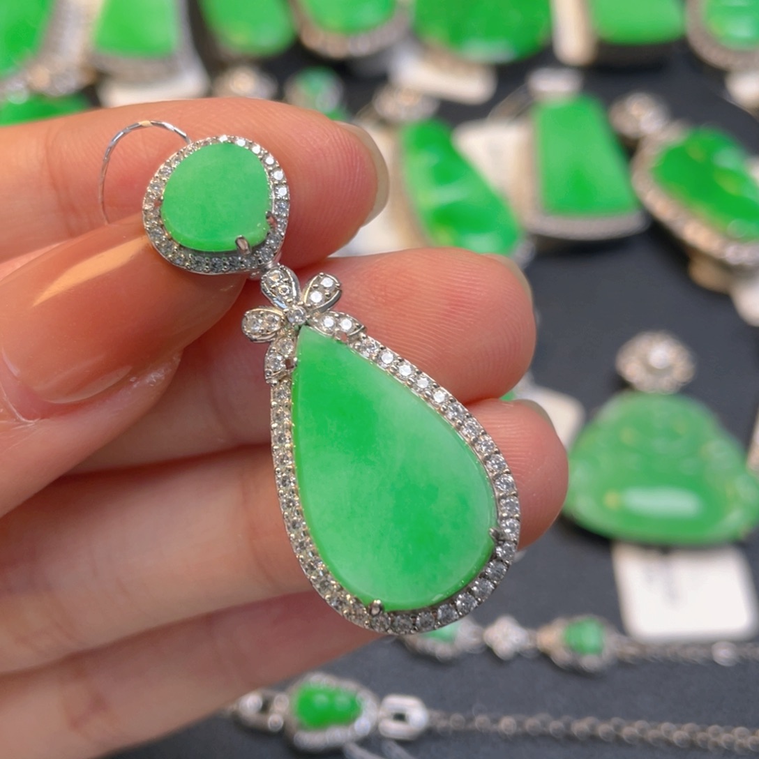 颈饰银S925镶嵌翡翠