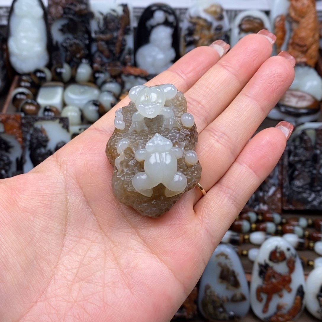 颈饰未镶嵌和田玉