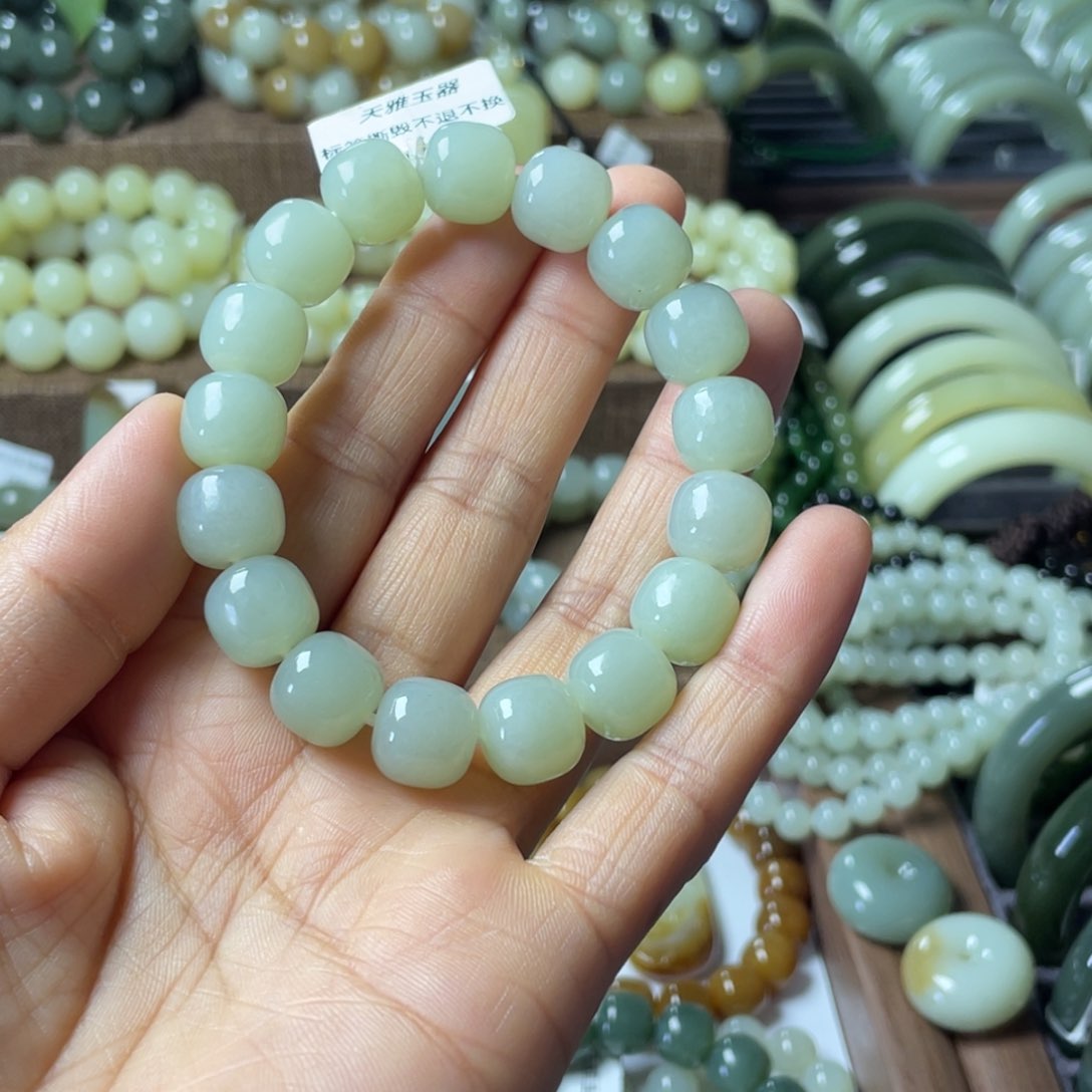 和田玉手链未镶嵌百**道