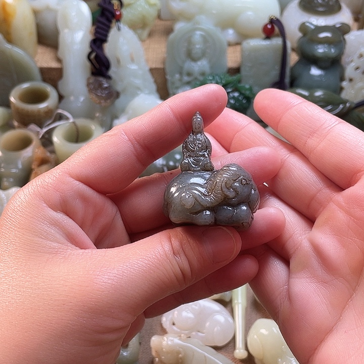 和田玉颈饰未镶嵌