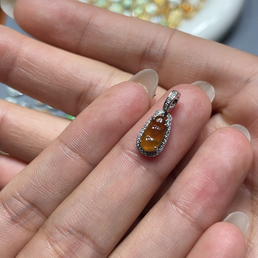 翡翠吊坠(不含链)18K金镶嵌