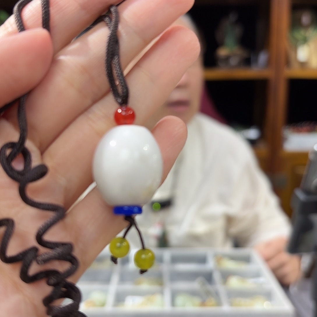 和田玉转转珠吊坠未镶嵌幸***起