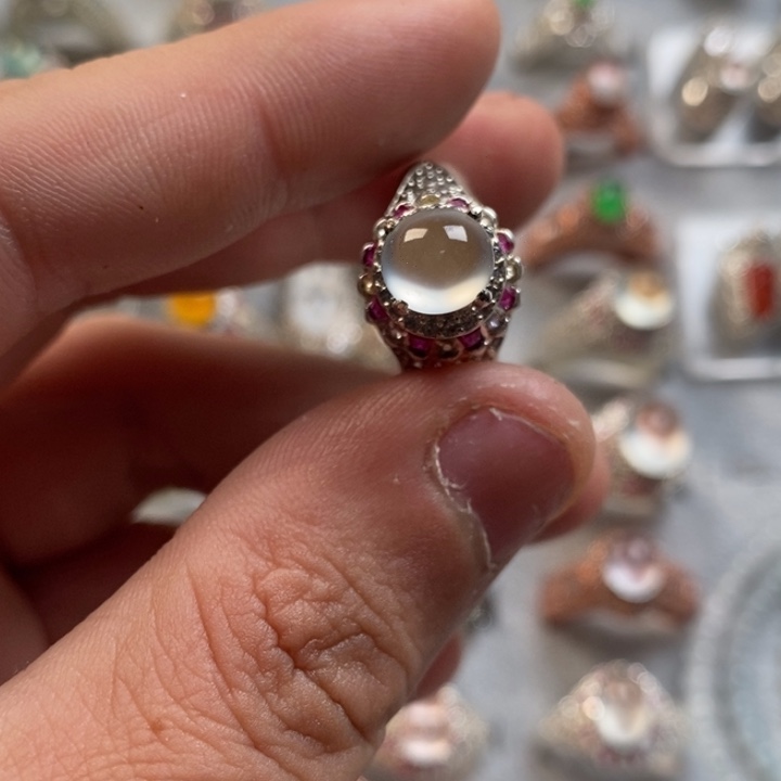 翡翠未镶嵌戒指戒指