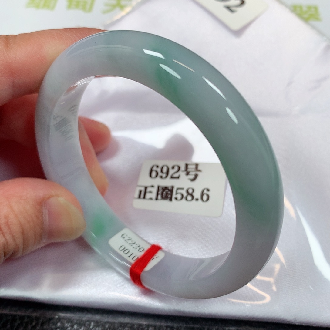 【闪购商品】未镶嵌手镯翡翠692号