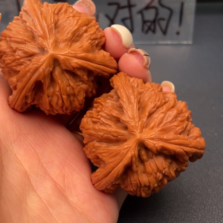 以***好文玩核桃吊坠白狮子