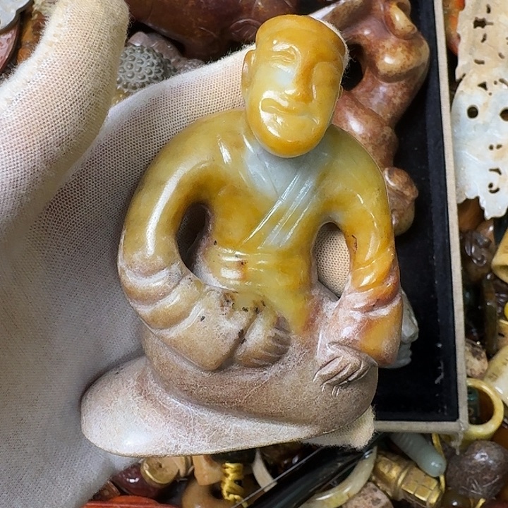 适***王和田玉未镶嵌挂件
