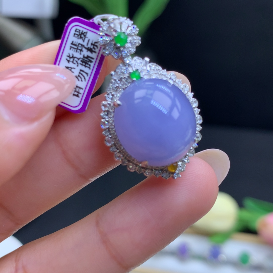 翡翠18K金镶嵌颈饰