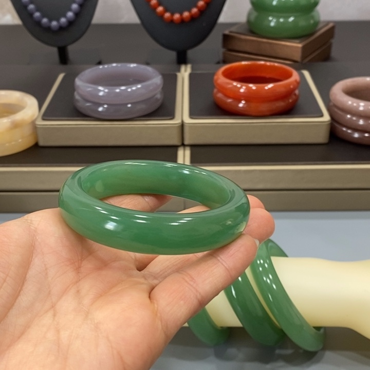 东陵石手镯未镶嵌S****e